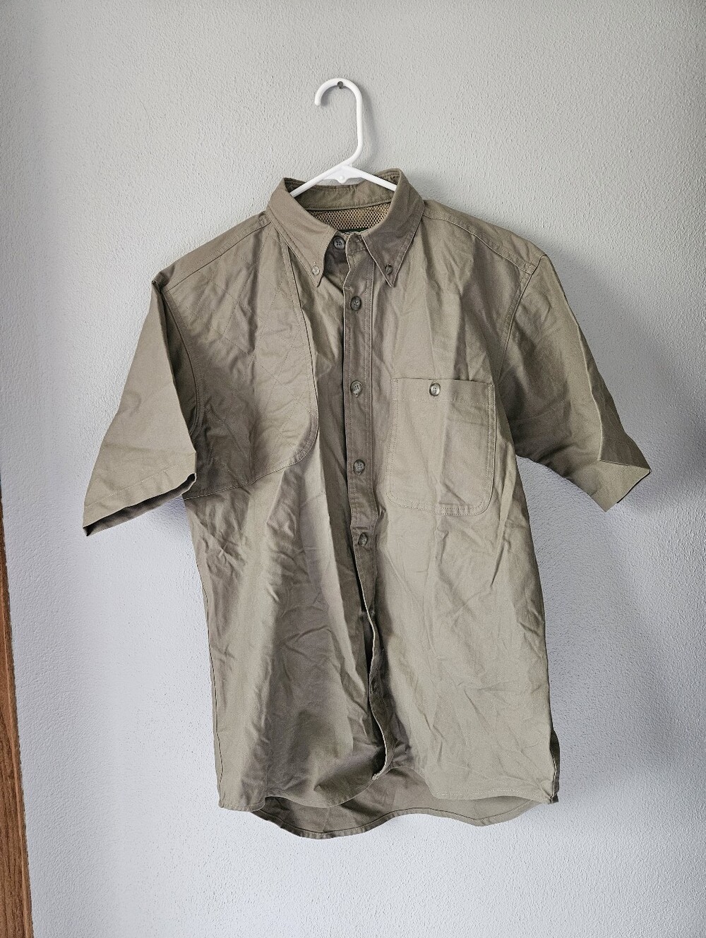 NWT Cabela's Men's Short-Sleeve Button-Down Shirt in Olive
